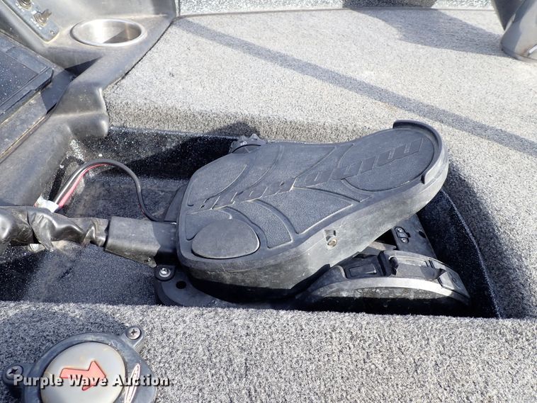 image for item IS9270 2019 Phoenix 721 PRO XP  boat