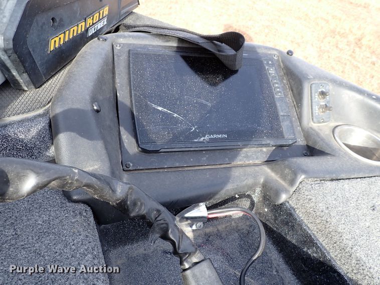 image for item IS9270 2019 Phoenix 721 PRO XP  boat