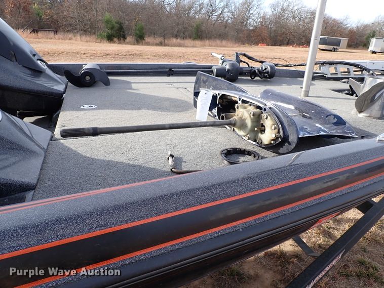 image for item IS9270 2019 Phoenix 721 PRO XP  boat