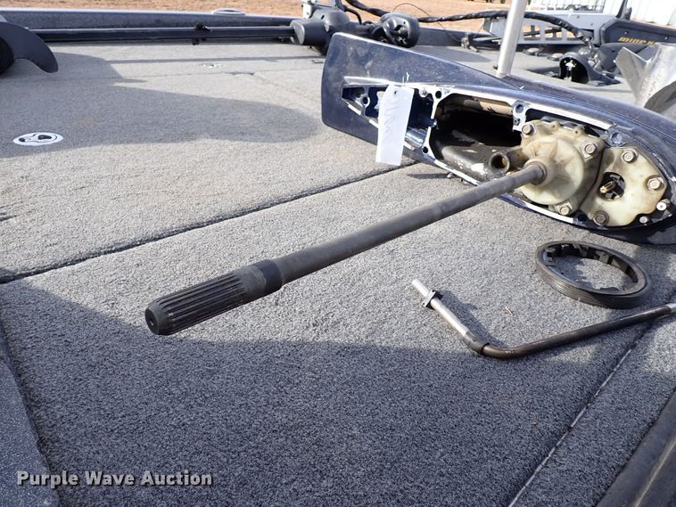 image for item IS9270 2019 Phoenix 721 PRO XP  boat