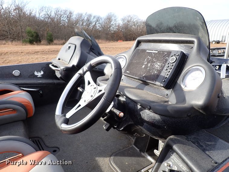 image for item IS9270 2019 Phoenix 721 PRO XP  boat