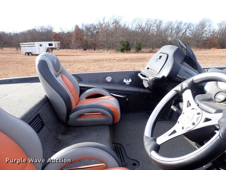 image for item IS9270 2019 Phoenix 721 PRO XP  boat