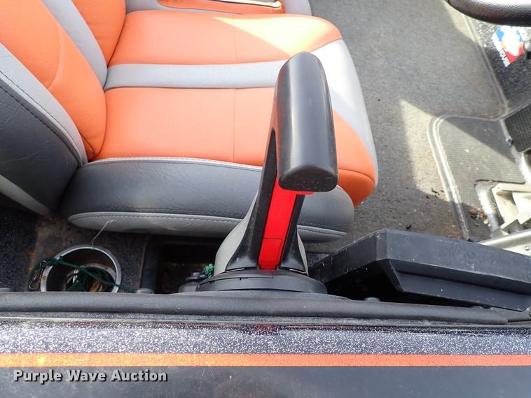 image for item IS9270 2019 Phoenix 721 PRO XP  boat