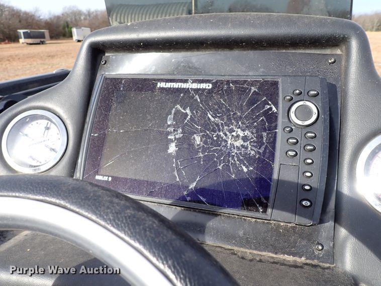 image for item IS9270 2019 Phoenix 721 PRO XP  boat