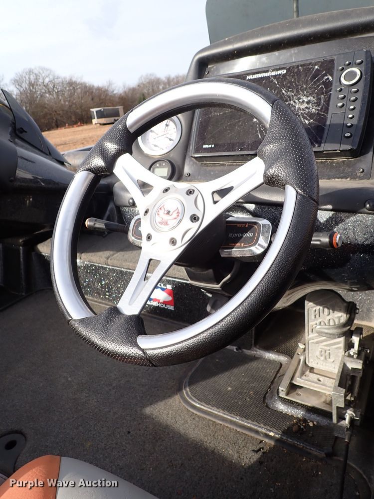 image for item IS9270 2019 Phoenix 721 PRO XP  boat