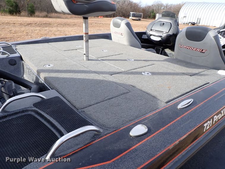 image for item IS9270 2019 Phoenix 721 PRO XP  boat