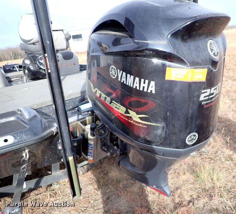 image for item IS9270 2019 Phoenix 721 PRO XP  boat