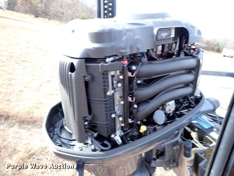 image for item IS9270 2019 Phoenix 721 PRO XP  boat