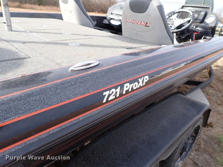 image for item IS9270 2019 Phoenix 721 PRO XP  boat