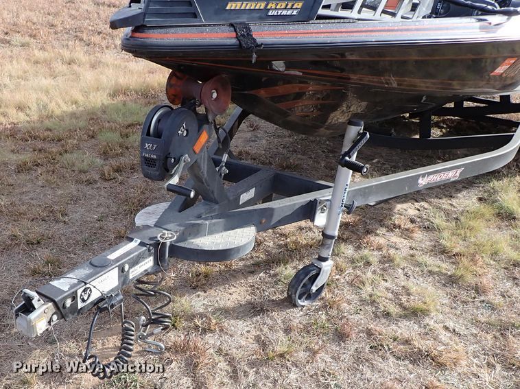 image for item IS9270 2019 Phoenix 721 PRO XP  boat