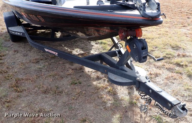 image for item IS9270 2019 Phoenix 721 PRO XP  boat