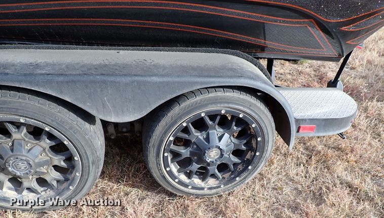 image for item IS9270 2019 Phoenix 721 PRO XP  boat