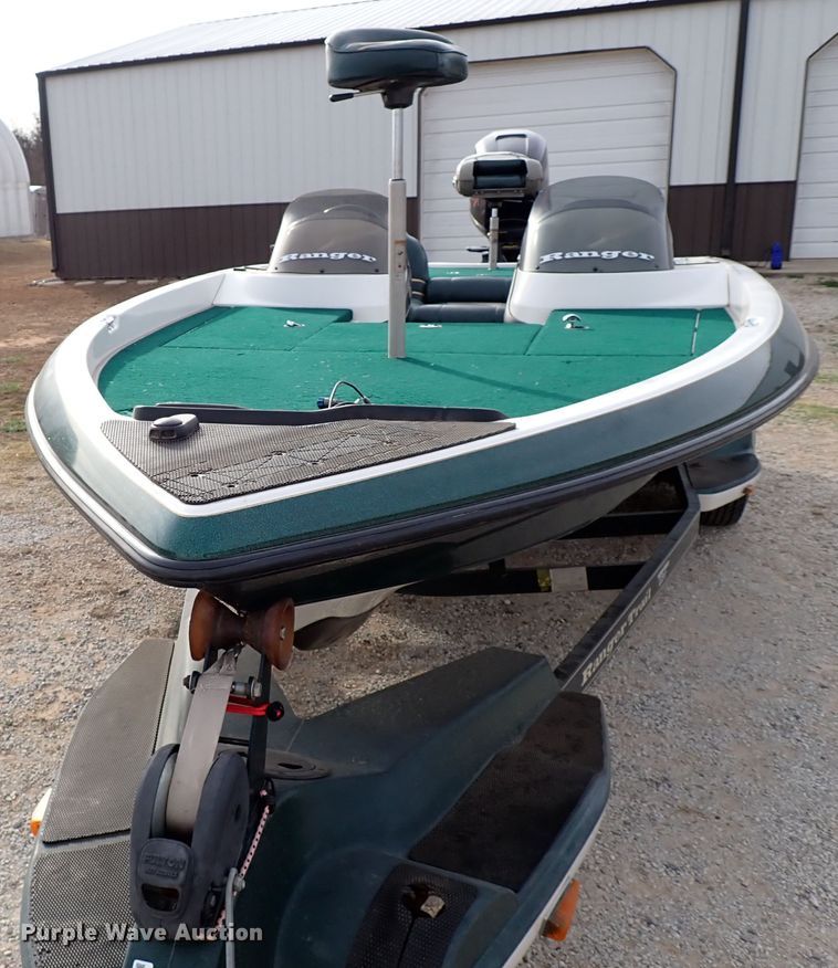 image for item IS9271 2002 Ranger 520VX  boat