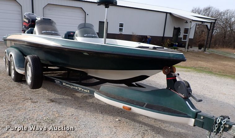 image for item IS9271 2002 Ranger 520VX  boat