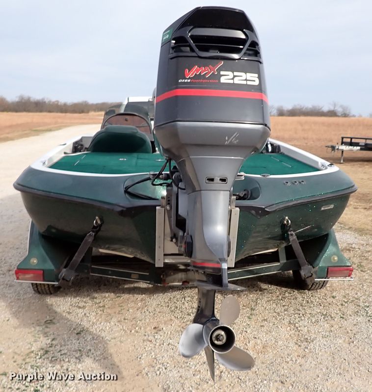 image for item IS9271 2002 Ranger 520VX  boat