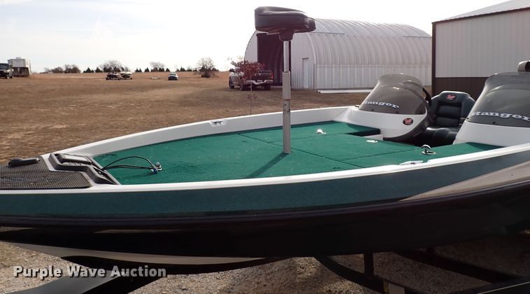 image for item IS9271 2002 Ranger 520VX  boat