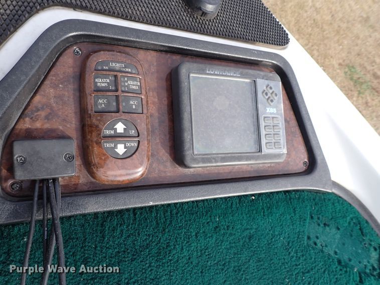 image for item IS9271 2002 Ranger 520VX  boat