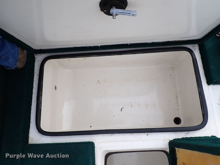 image for item IS9271 2002 Ranger 520VX  boat