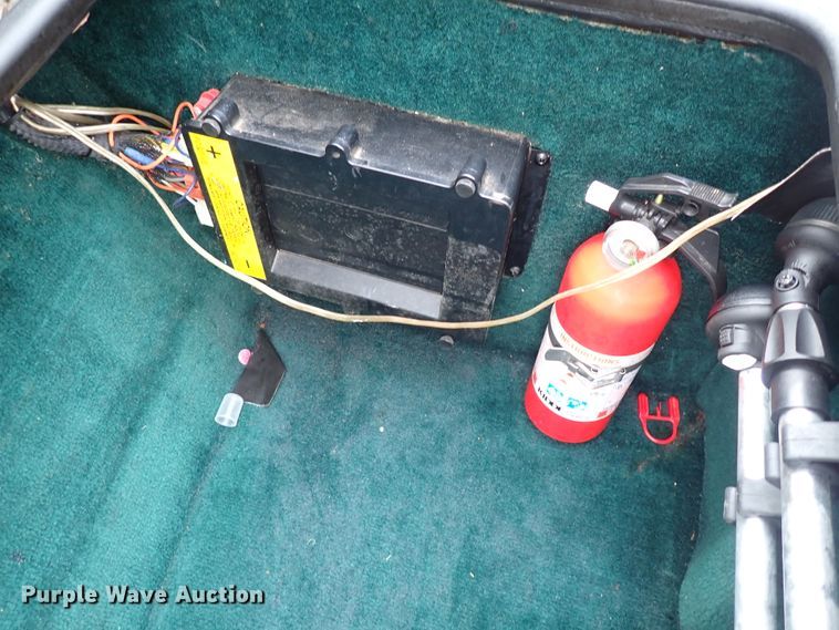 image for item IS9271 2002 Ranger 520VX  boat