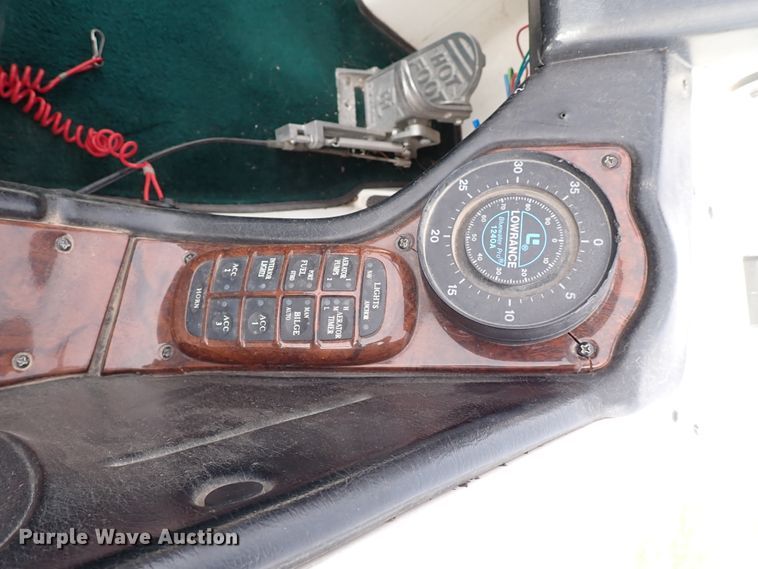 image for item IS9271 2002 Ranger 520VX  boat