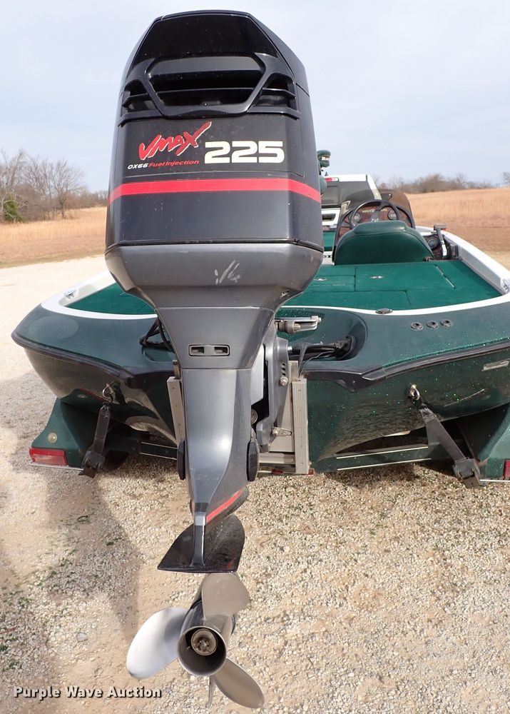 image for item IS9271 2002 Ranger 520VX  boat