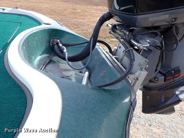 image for item IS9271 2002 Ranger 520VX  boat