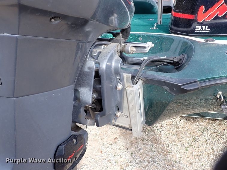 image for item IS9271 2002 Ranger 520VX  boat