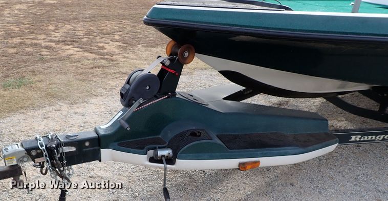 image for item IS9271 2002 Ranger 520VX  boat