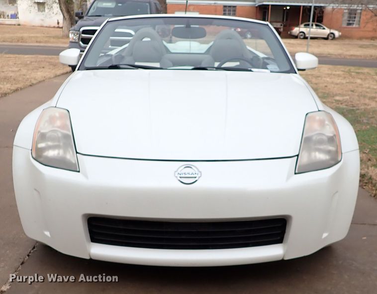 image for item IS9279 2004 Nissan 350Z  convertible