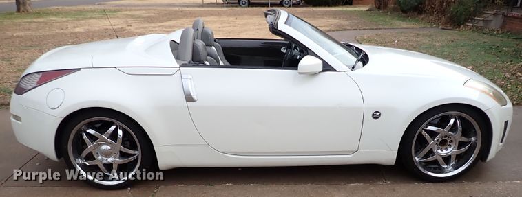 image for item IS9279 2004 Nissan 350Z  convertible