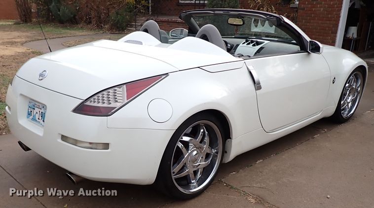 image for item IS9279 2004 Nissan 350Z  convertible