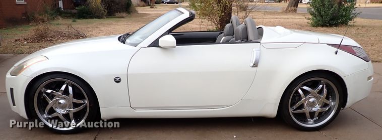 image for item IS9279 2004 Nissan 350Z  convertible