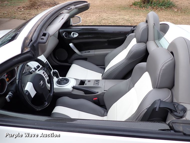 image for item IS9279 2004 Nissan 350Z  convertible