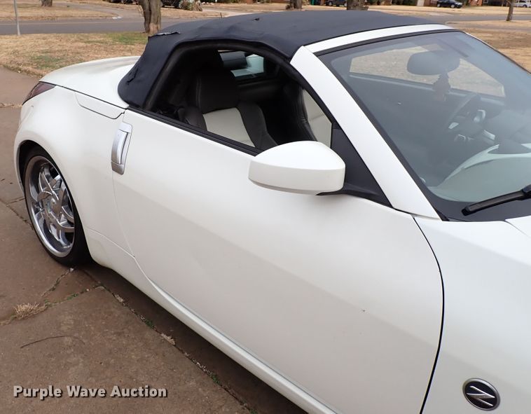image for item IS9279 2004 Nissan 350Z  convertible