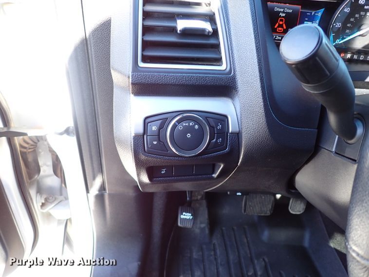 image for item IS9291 2017 Ford Explorer XLT  SUV