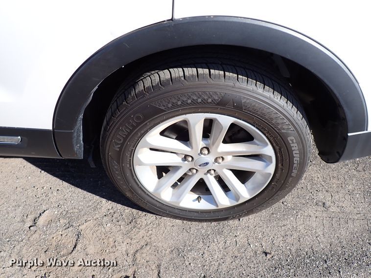 image for item IS9291 2017 Ford Explorer XLT  SUV