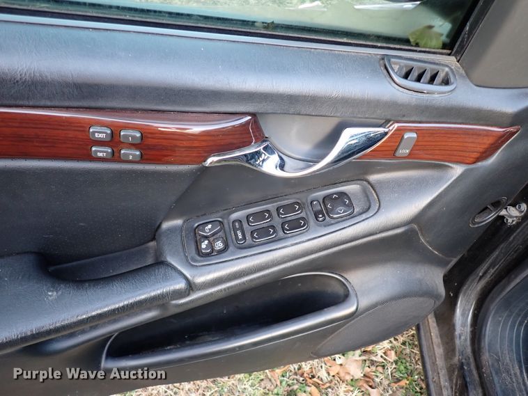 image for item IS9306 2004 Cadillac DTS