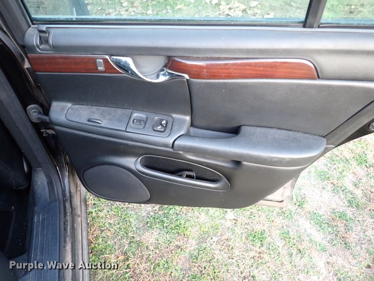 image for item IS9306 2004 Cadillac DTS