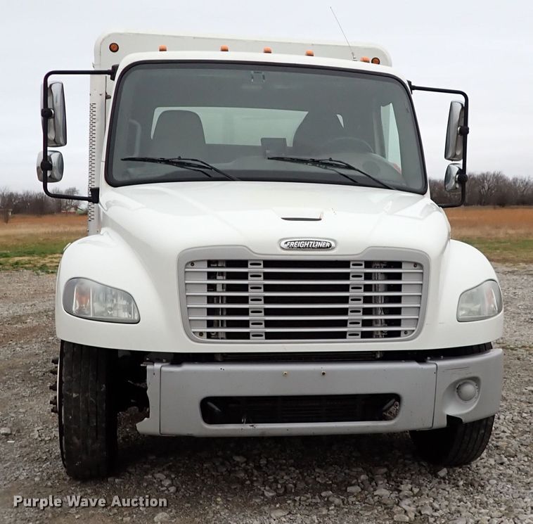 image for item IS9308 2014 Freightliner M2 106  box truck