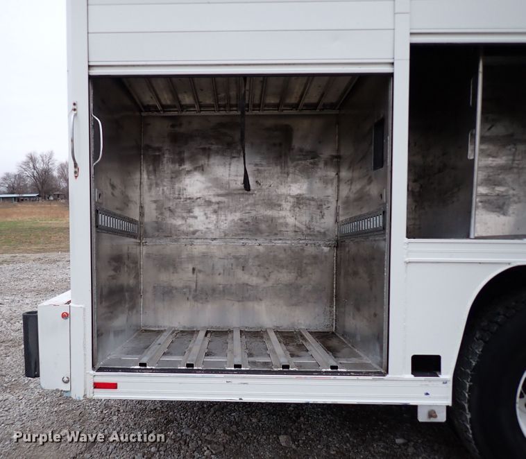 image for item IS9308 2014 Freightliner M2 106  box truck