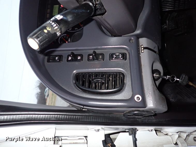 image for item IS9308 2014 Freightliner M2 106  box truck