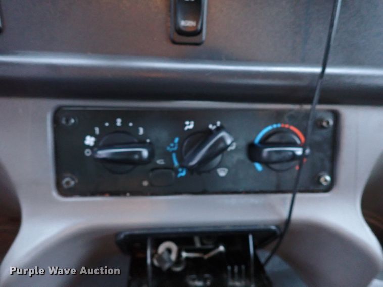 image for item IS9308 2014 Freightliner M2 106  box truck