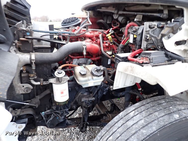 image for item IS9308 2014 Freightliner M2 106  box truck