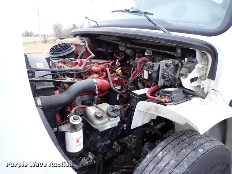 image for item IS9308 2014 Freightliner M2 106  box truck