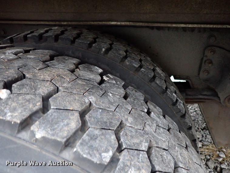 image for item IS9308 2014 Freightliner M2 106  box truck