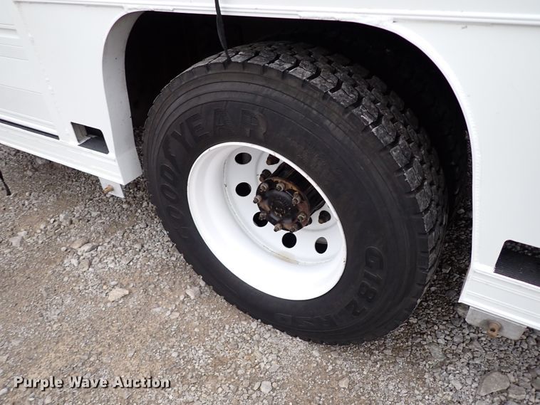 image for item IS9308 2014 Freightliner M2 106  box truck