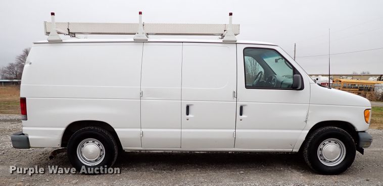 image for item IS9310 2002 Ford E150  van