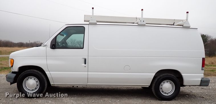 image for item IS9310 2002 Ford E150  van