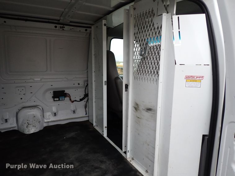 image for item IS9310 2002 Ford E150  van