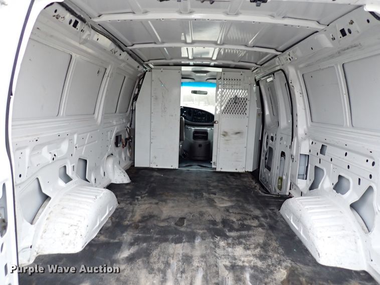 image for item IS9310 2002 Ford E150  van